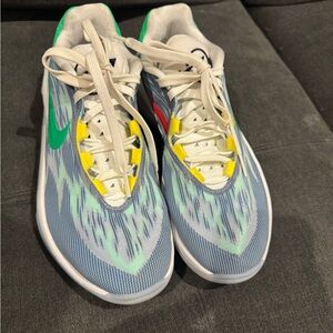 Like brand new , worn only inside for basketball 2 x times max